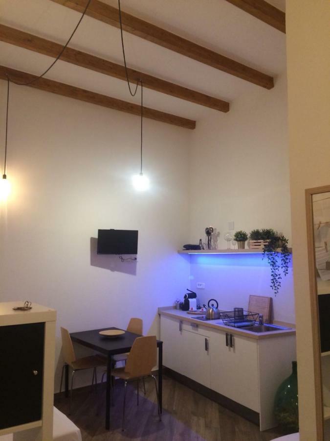 Casa Vittoria Apartment ซาแลร์โน ภายนอก รูปภาพ